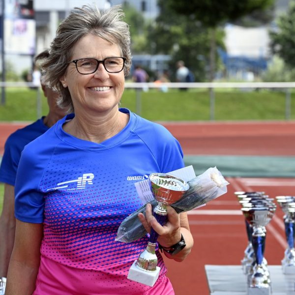 Wohlen, 08.06.2025. Leichtathletik. AZ-Goldlauf. Pfingstlauf Wohlen. 
Susi Kohler, OK-Praesidentin. 
Copyright by: FOTO Wagner / Alexander Wagner